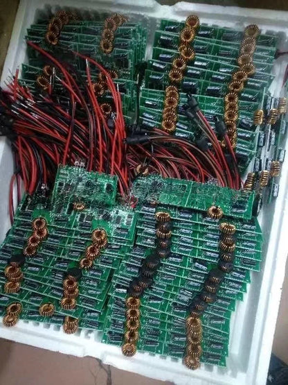 Wind Solar Hybrid Charge Controller 24/36/48/60V Buck-Boost Off-Grid PV Controller
