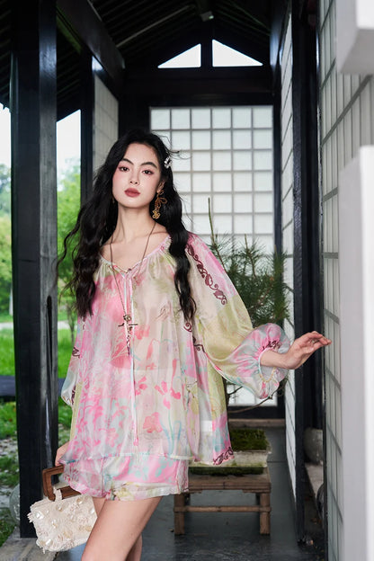 ELFSACK Floral Print Chiffon Two-Piece Set, V-Neck Blouse & Shorts, Oriental Casual Summer Outfit for Women