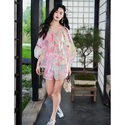ELFSACK Floral Print Chiffon Two-Piece Set, V-Neck Blouse & Shorts, Oriental Casual Summer Outfit for Women
