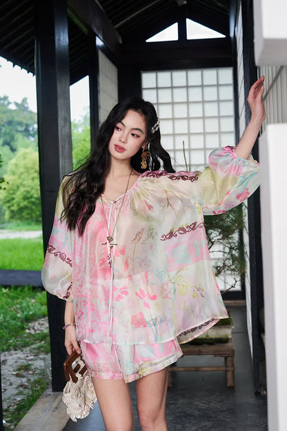 ELFSACK Floral Print Chiffon Two-Piece Set, V-Neck Blouse & Shorts, Oriental Casual Summer Outfit for Women