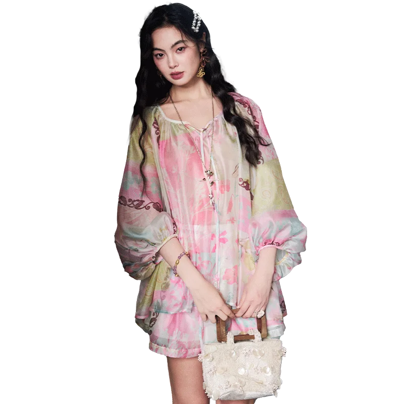 ELFSACK Floral Print Chiffon Two-Piece Set, V-Neck Blouse & Shorts, Oriental Casual Summer Outfit for Women