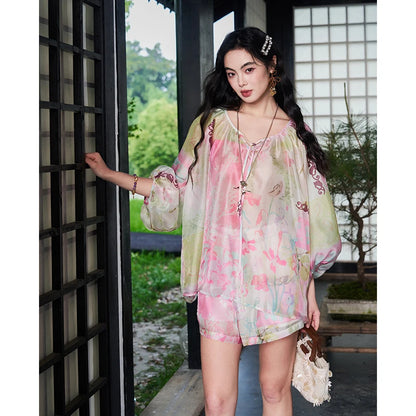 ELFSACK Floral Print Chiffon Two-Piece Set, V-Neck Blouse & Shorts, Oriental Casual Summer Outfit for Women