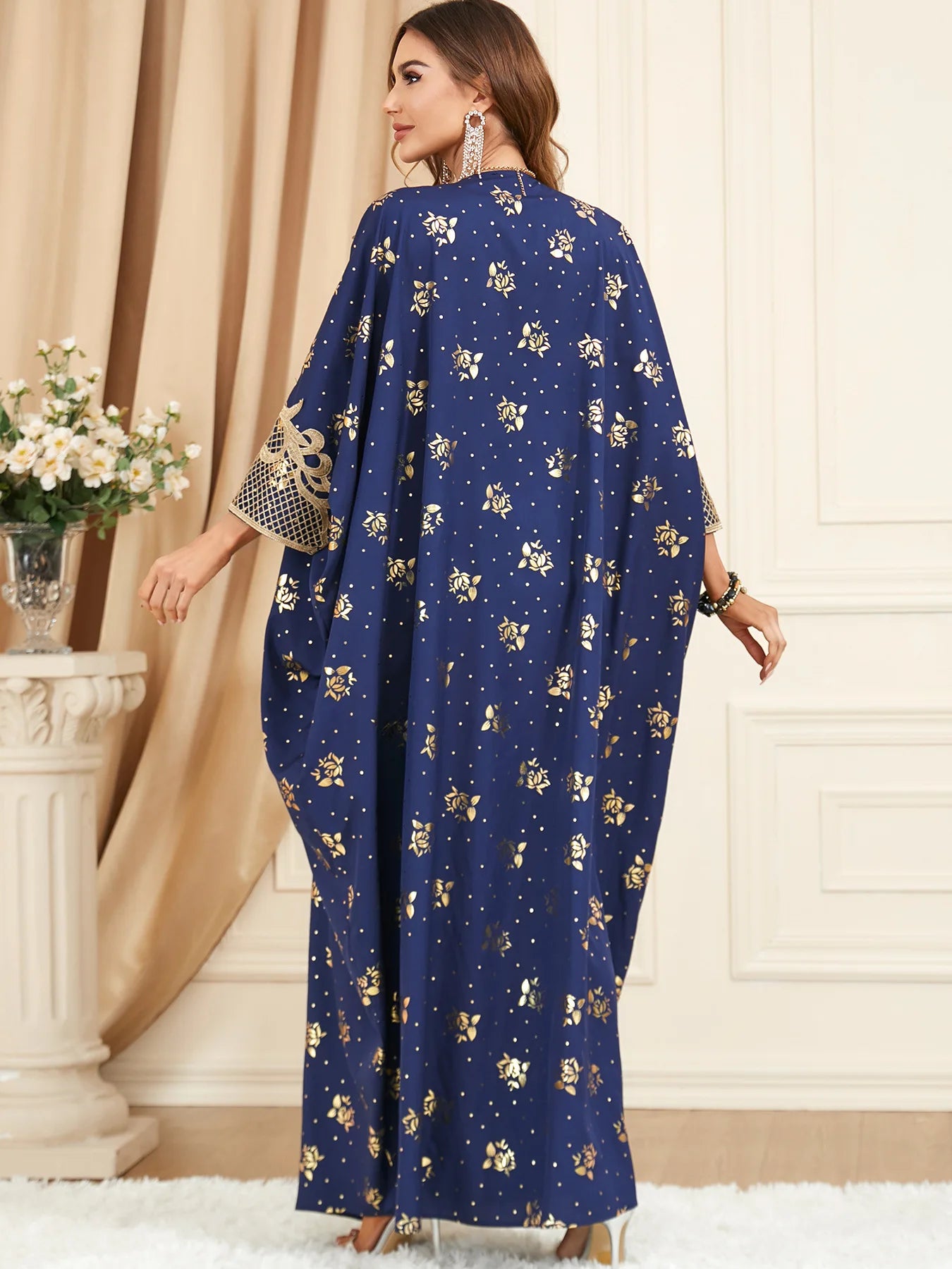 Muslim Dresses Women Elegant Long Robe Middle East Dubai Loose Abaya Bat Sleeve V-neck Tassel Evening Dress Femme Party Vestidos