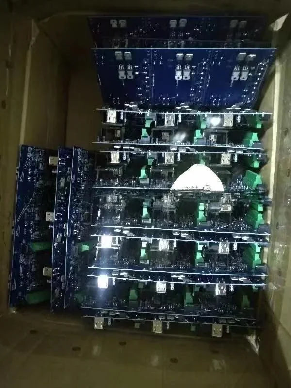 Wind Solar Hybrid Charge Controller 24/36/48/60V Buck-Boost Off-Grid PV Controller