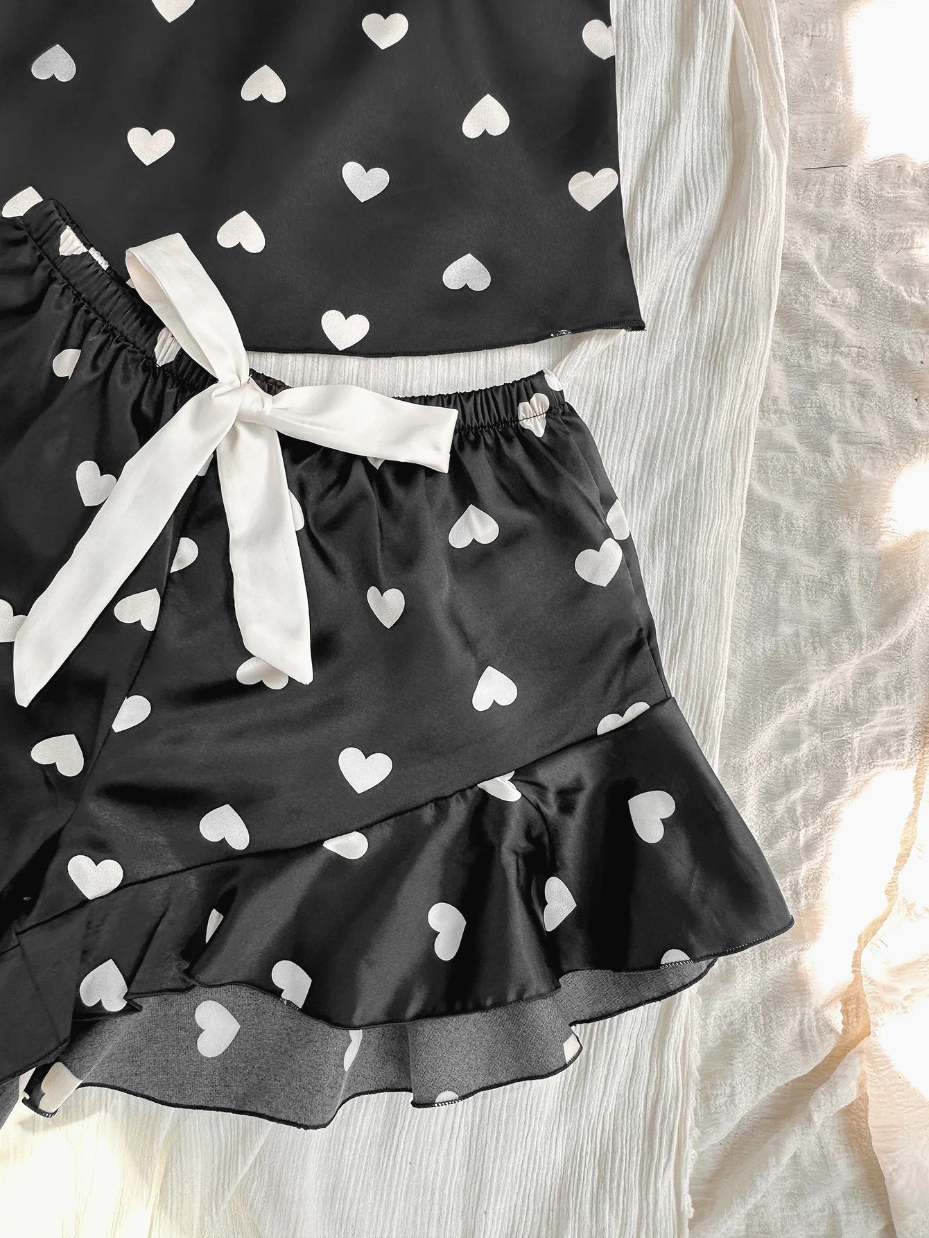 Cute Heart Print Pajamas for Women Set V Neck Top and Shorts Loungewear Sexy Fashion Women’s Sleepwear for Home